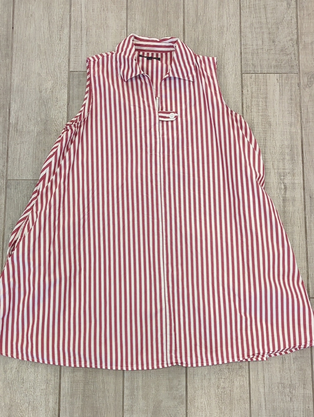 Banana Republic Red & White Sleeveless Striped Collared Top